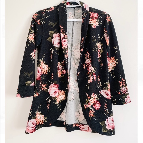 Dynamite Floral Blazer - Picture 2 of 2